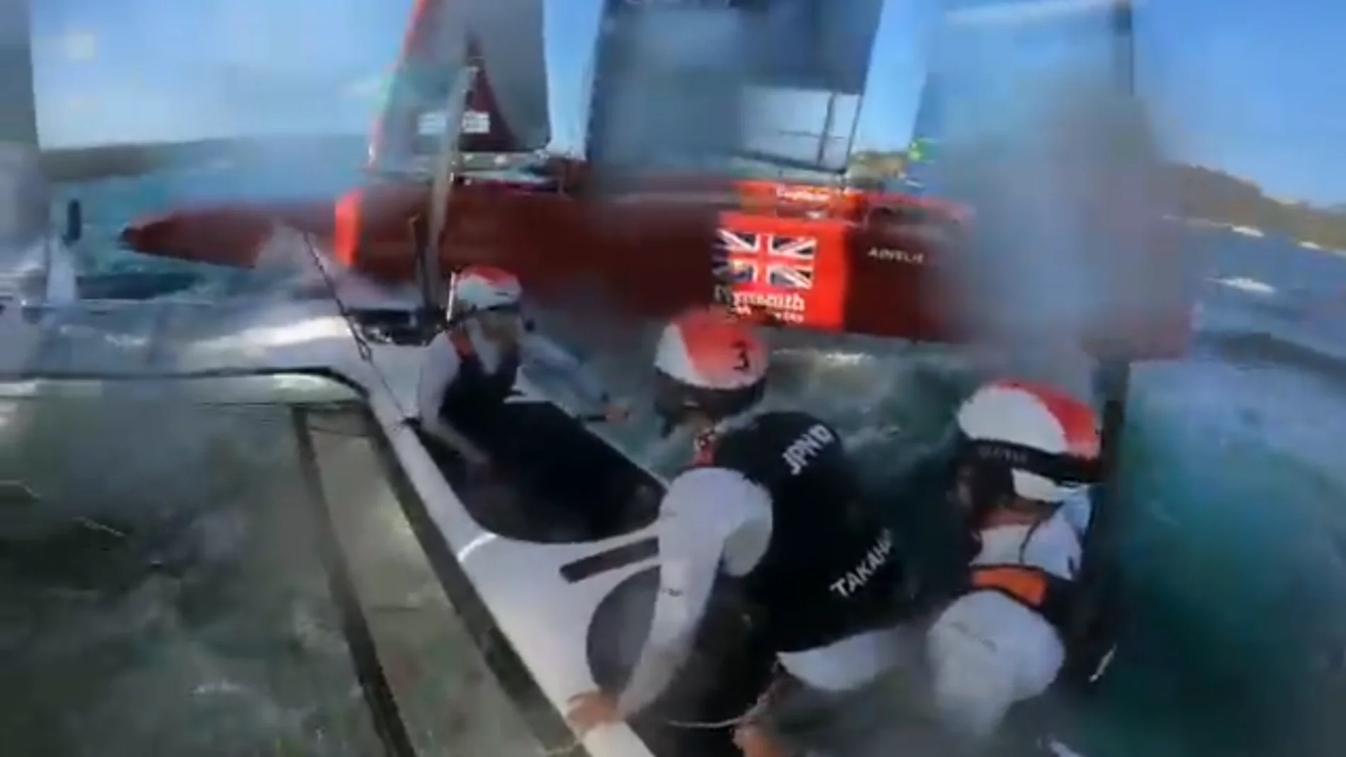 El momento del brutal accidente entre los barcos de Gran Bretaña y Japón en la SailGP
