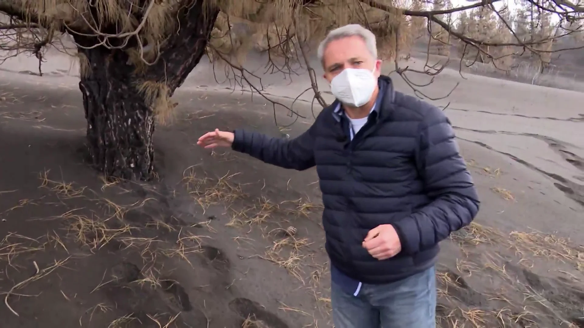 Vicente Vallés accede con un equipo científico a la zona de exclusión del volcán de La Palma Vicente Vallés accede con un equipo científico a la zona de exclusión del volcán de La Palma