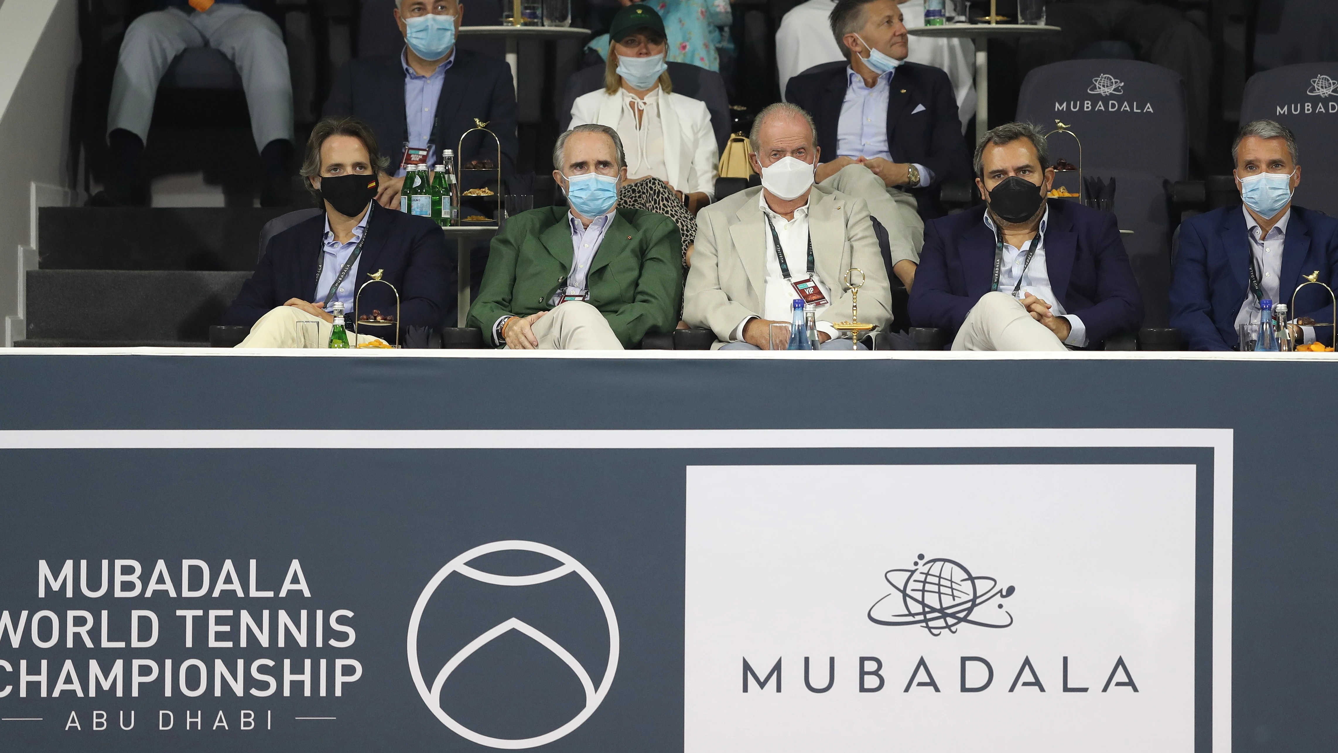 El rey Juan Carlos I reaparece p&uacute;blicamente en el partido de Nadal en Abu Dhabi 