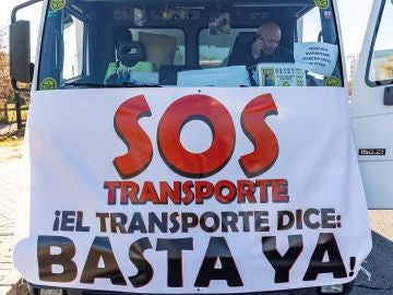 Los transportistas desconvocan el cierre patronal tras llegar a un acuerdo con el Gobierno