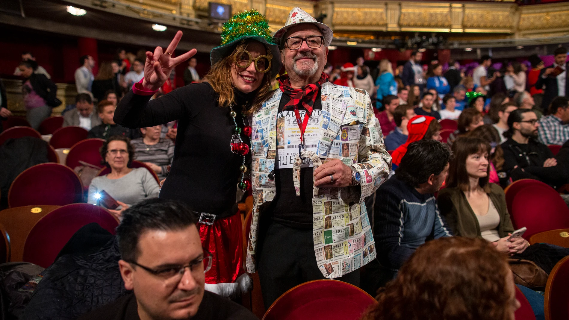 Los disfraces más divertidos del sorteo de la Lotería de Navidad en el Teatro Real