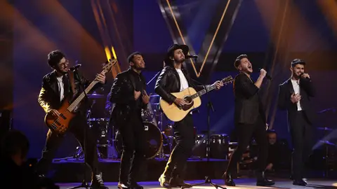 Antonio José y Morat cantan ‘Lo que hará mi boca’ con Julio y Carlos Ángel en la Gran Final de ‘La Voz’ Antonio José y Morat cantan ‘Lo que hará mi boca’ con Julio y Carlos Ángel en la Gran Final de ‘La Voz’