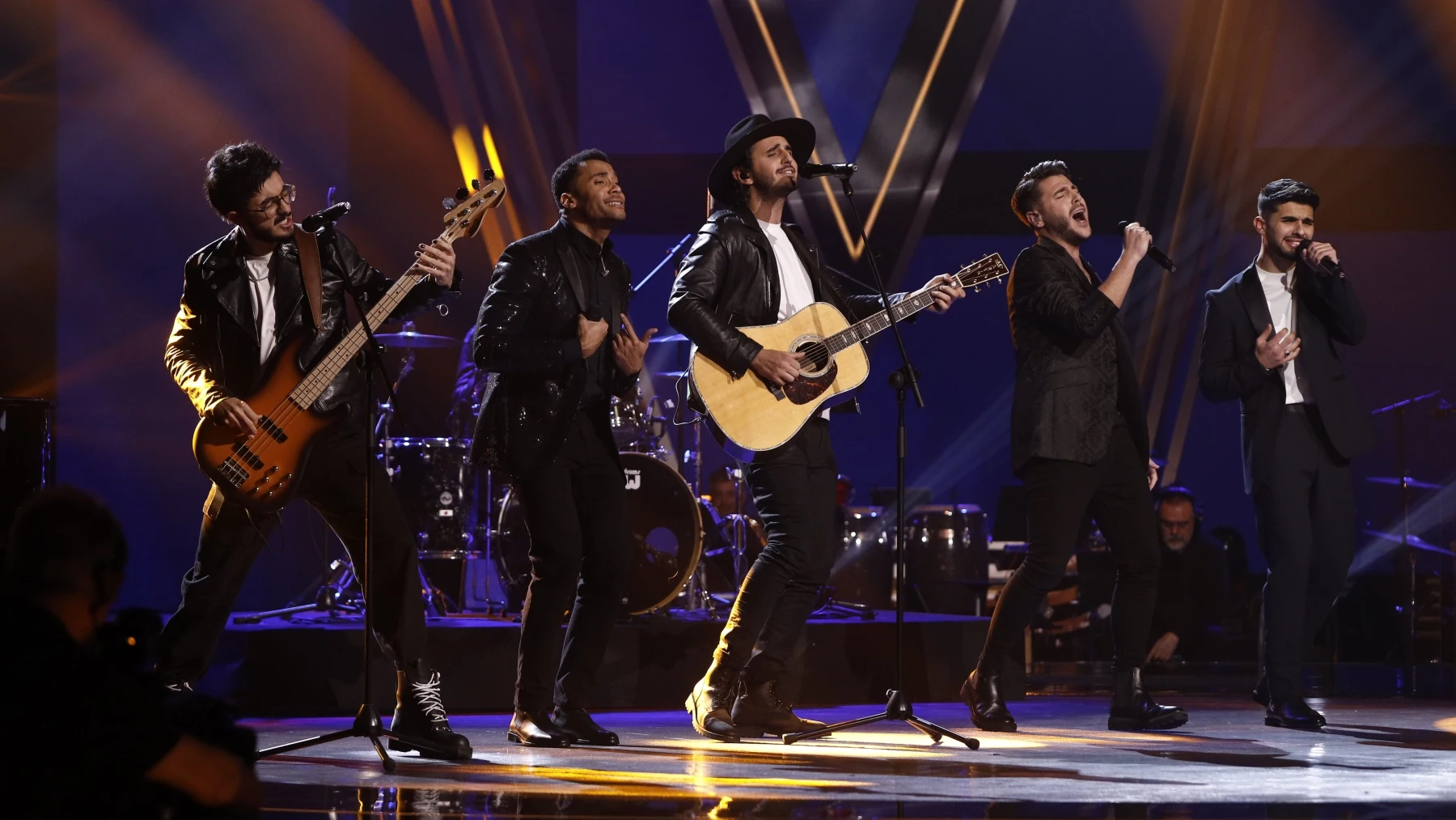 Antonio José y Morat cantan ‘Lo que hará mi boca’ con Julio y Carlos Ángel en la Gran Final de ‘La Voz’ Antonio José y Morat cantan ‘Lo que hará mi boca’ con Julio y Carlos Ángel en la Gran Final de ‘La Voz’