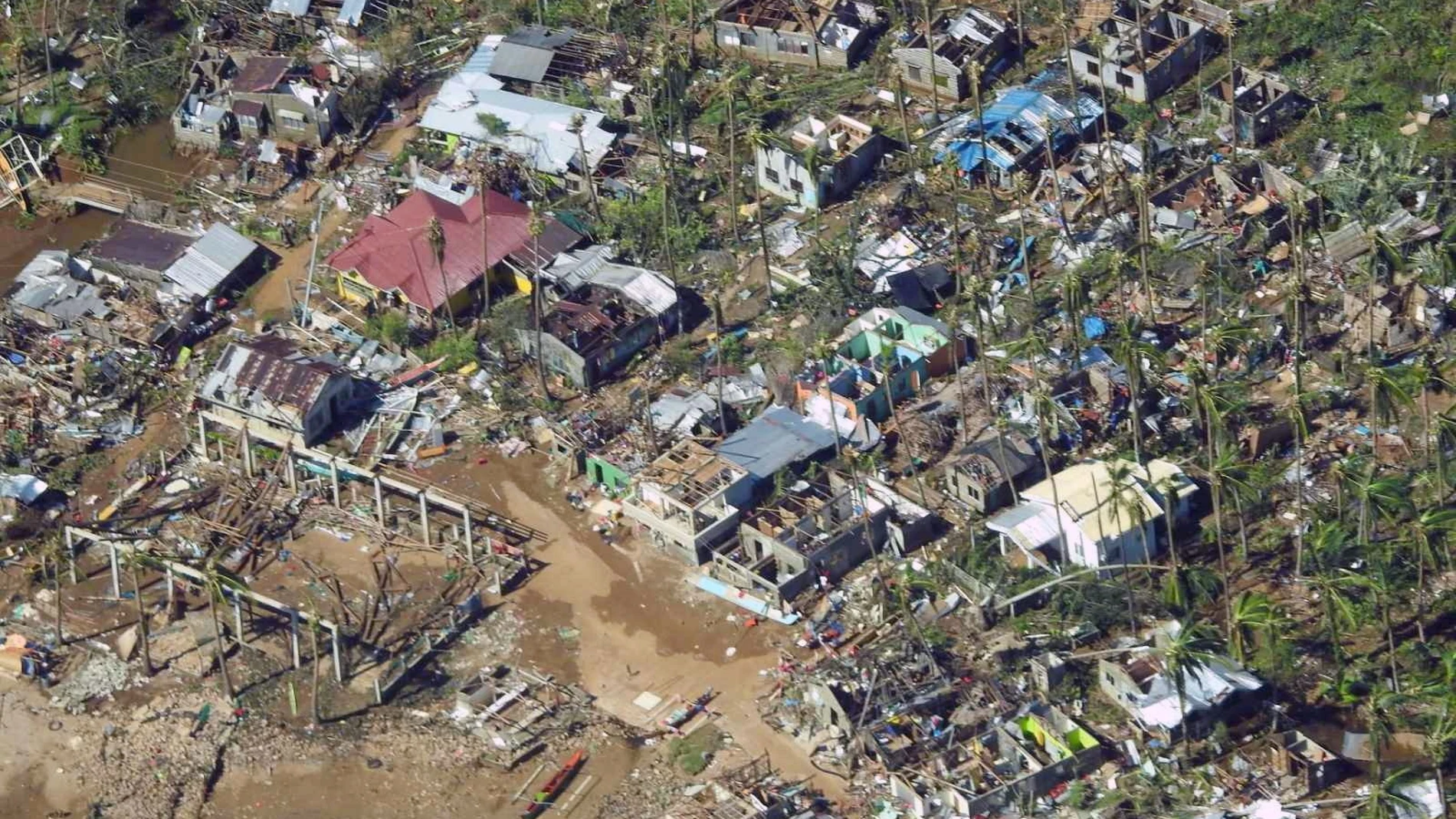Mas de 31 muertos y 328.000 desplazados por el tifón Rai en Filipinas