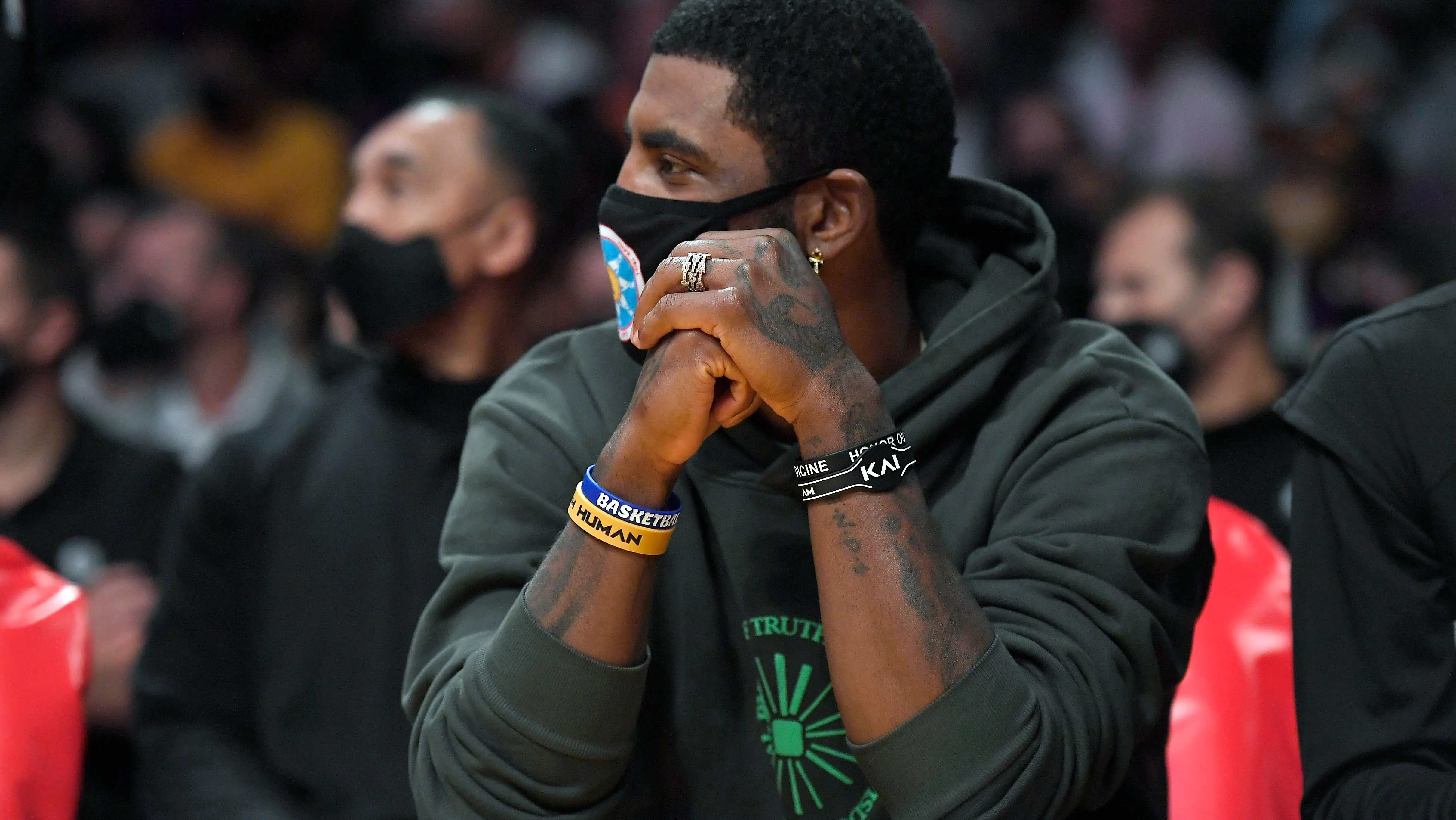 Irving gana el pulso a los Nets y jugar&aacute; pese a no estar vacunado y en plena ola de contagios