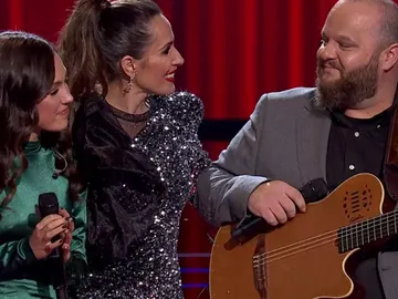 El emotivo reencuentro de Malú con María Parrado y David Barrull El emotivo reencuentro de Malú con María Parrado y David Barrull