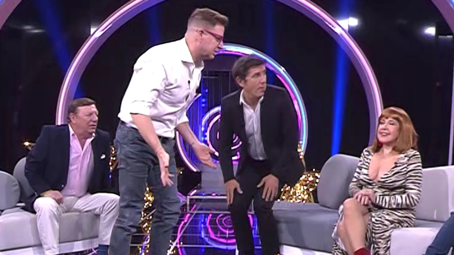 Jorge Cadaval, muy preocupado por David Fernández, interrumpe la entrevista 'Tu cara me suena'