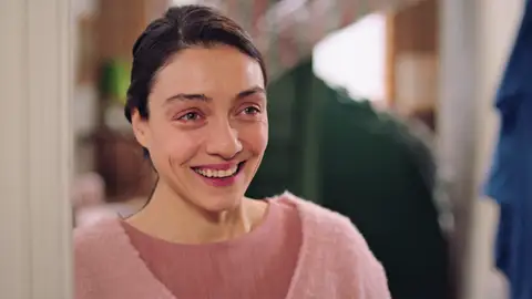 El regalo de Esat que devuelve la ilusión a Gülben: “Para nuestra próxima cita” Mejores momentos | Capítulo 45