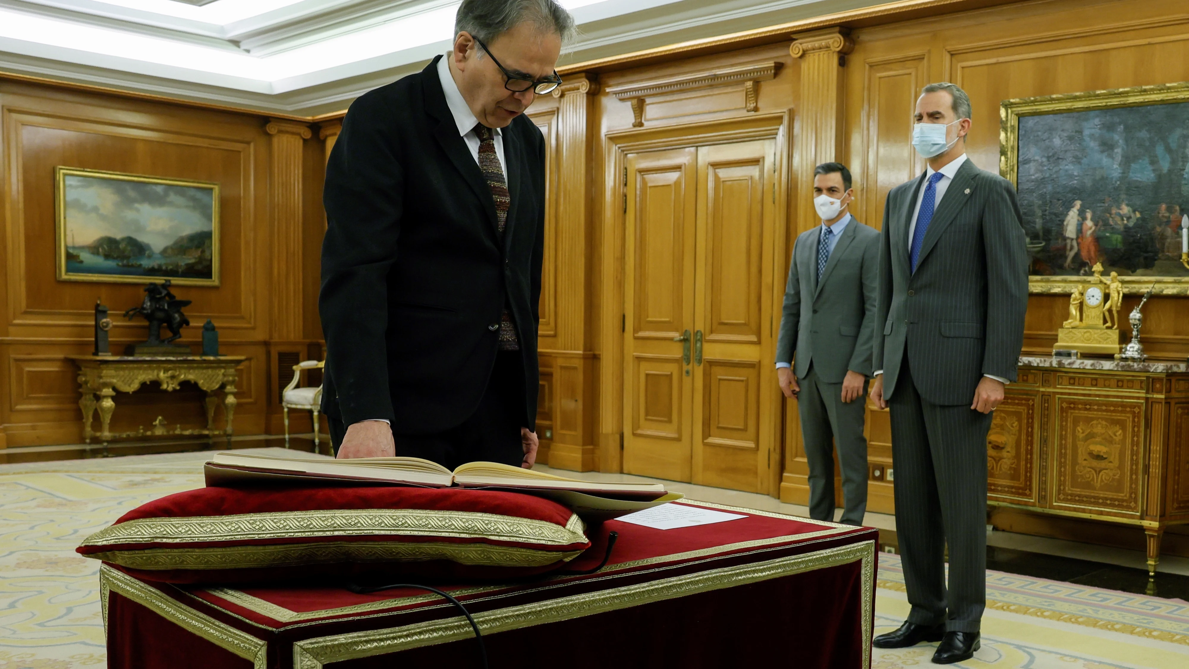 Joan Subirats promete ante el Rey su cargo como nuevo ministro de Universidades Joan Subirats promete ante el Rey su cargo como nuevo ministro de Universidades