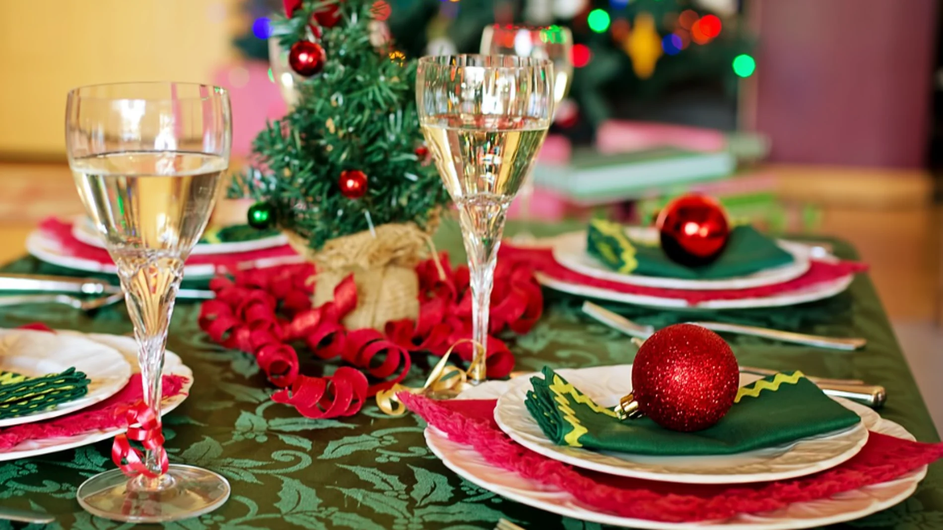 la decoración la mesa en Navidad de 2021 fáciles y originales