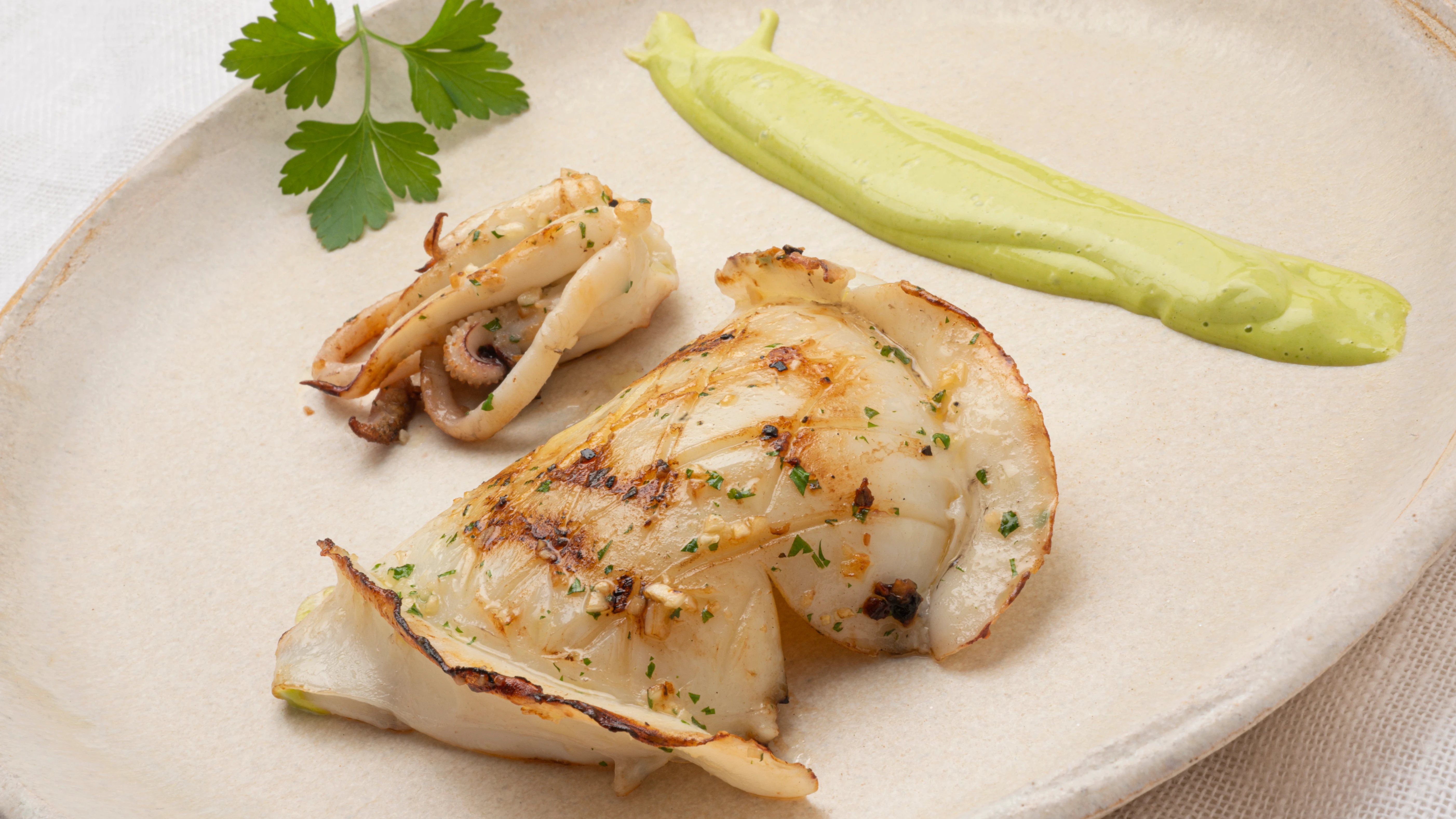 Receta de sepia a la plancha con ajo y perejil de Karlos Arguiñano Receta de sepia a la plancha con ajo y perejil de Karlos Arguiñano