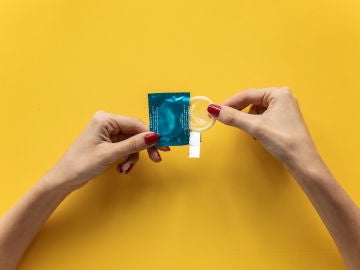 Todo lo que siempre quisiste saber (y no te atrevías a preguntar) sobre los preservativos