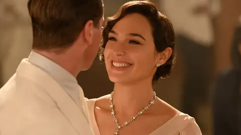 Armie Hammer y Gal Gadot en 'Muerte en el Nilo' Armie Hammer y Gal Gadot en 'Muerte en el Nilo'