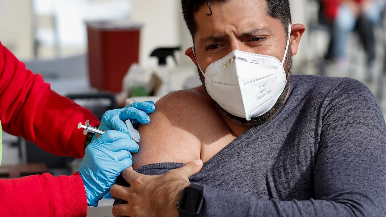 Espa&ntilde;a notifica la cifra m&aacute;s alta de contagios diarios de Covid-19 de toda la pandemia, 49.823
