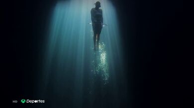 El premiado vídeo de Víctor del Vallés, fotógrafo y apneista, en una cueva de Menorca