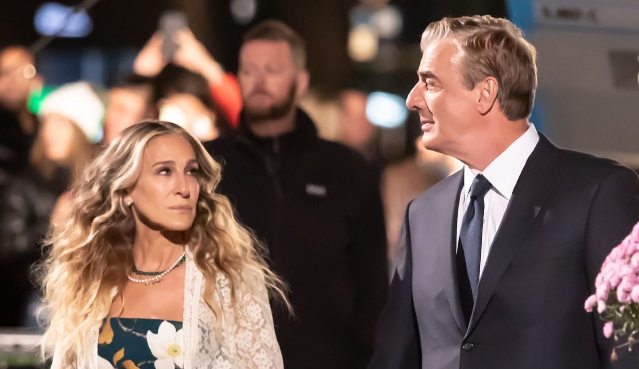 Sarah Jessica Parker y Chris Noth como Carrrie y Mr. Big en 'Sexo en Nueva York'
