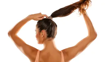 La coleta es un peinado fácil para mantener el cabello limpio.