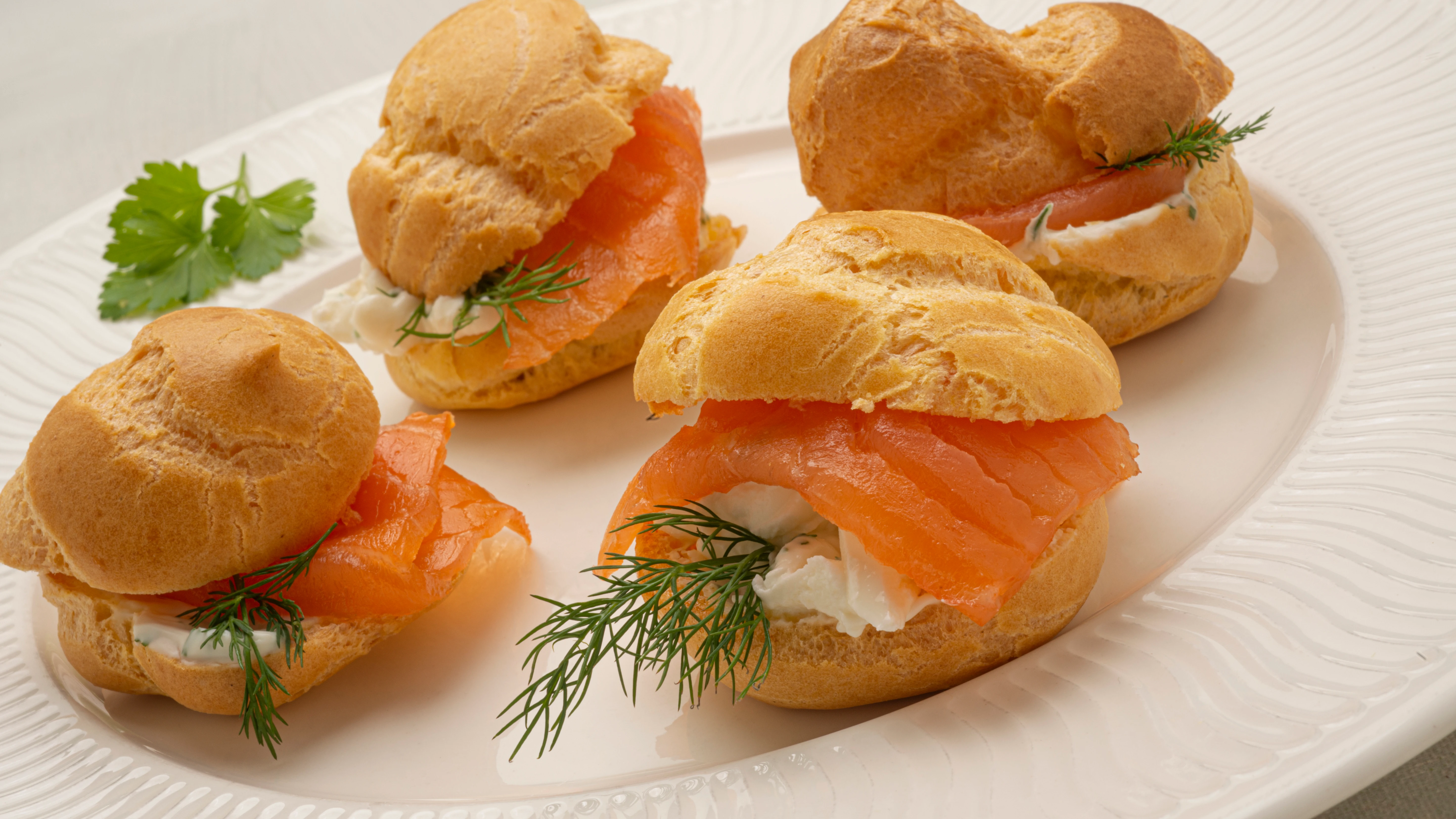 Receta de petit choux de salmón ahumado Receta de petit choux de salmón ahumado
