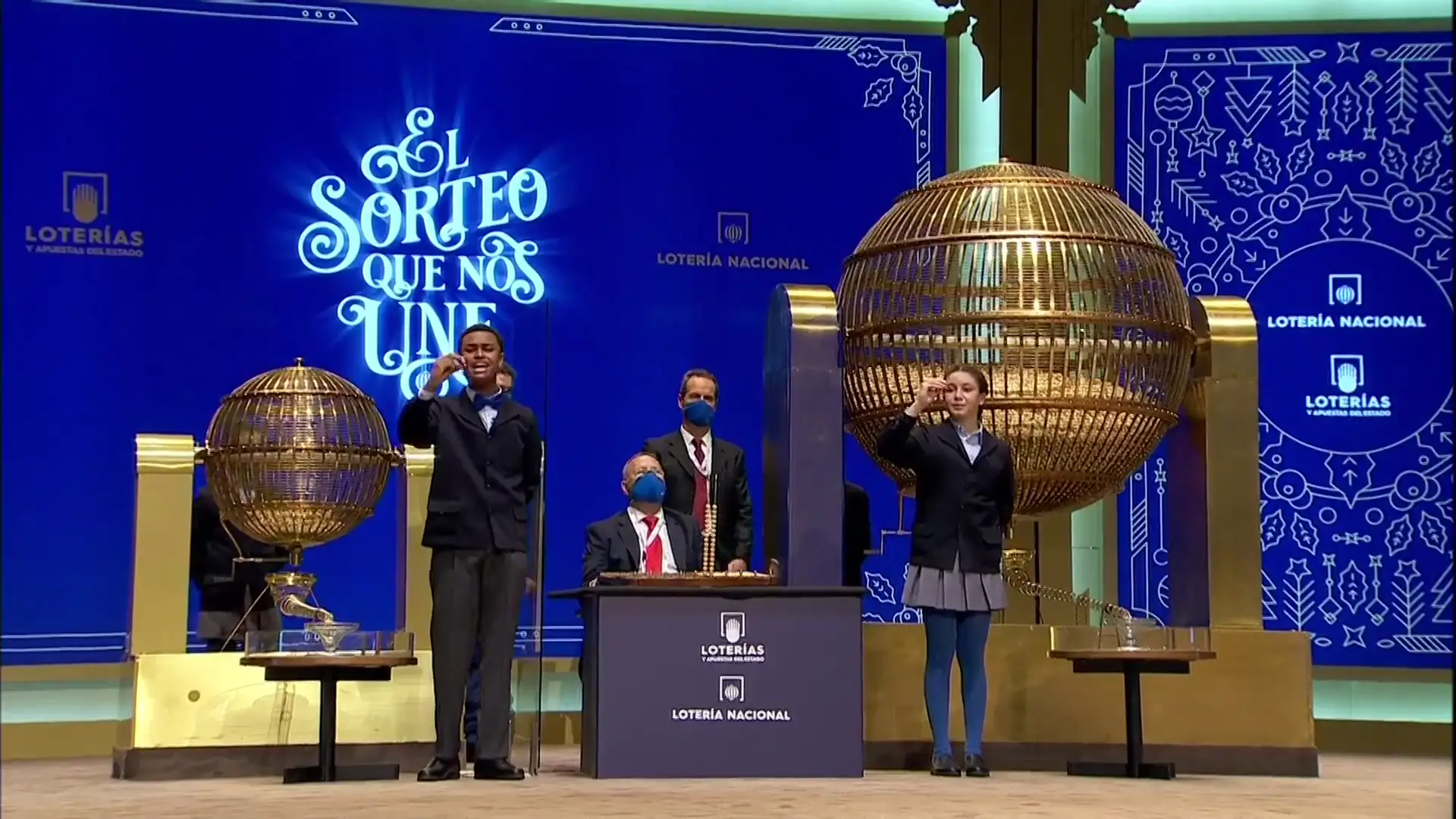 Cantan el premio en la Lotería de Navidad Cantan el premio en la Lotería de Navidad