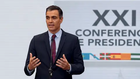 De la mascarilla en exteriores a la contratación de los sanitarios jubilados De la mascarilla en exteriores a la contratación de los sanitarios jubilados