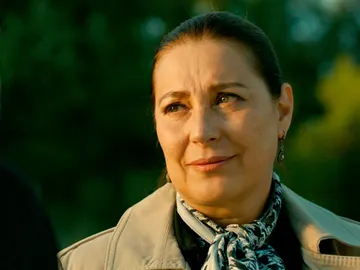 Hünkar se apoya en Fekeli: “Mi hijo me ha roto el corazón” Hünkar se apoya en Fekeli: “Mi hijo me ha roto el corazón”