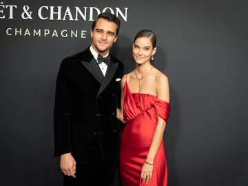 Pepe Barroso Jr y su novia, Gara Arias Pepe Barroso Jr y su novia, Gara Arias