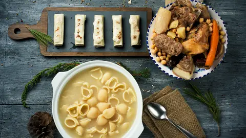 La sopa de galets y los canelones son las recetas típicas catalanas en Navidad. La sopa de galets y los canelones son las recetas típicas catalanas en Navidad.