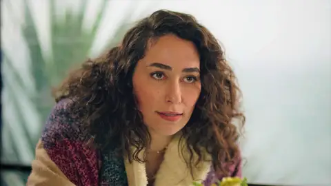 Esra, valiente, se enfrenta a la arrogancia de Han: “Eres un narcisista” Mejores momentos | Capítulo 47