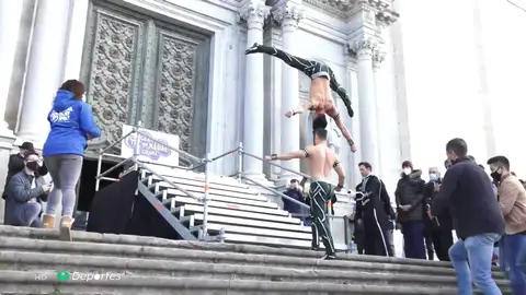 El increíble récord de los Giang Brothers en la escalinata de la Catedral de Girona El increíble récord de los Giang Brothers en la escalinata de la Catedral de Girona