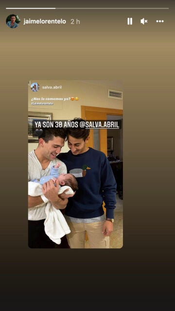Jaime Lorente, radiante de felicidad en sus primeras Navidades con su hija