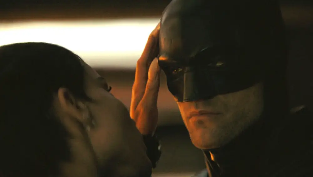 Zoe Kravitz y Robert Pattinson como Catwoman y Batman