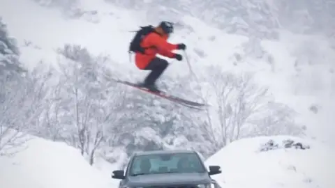 Aymar Navarro contra un todoterreno en el Valle de Arán: ¿Quién es más rápido? Aymar Navarro contra un todoterreno en el Valle de Arán: ¿Quién es más rápido?