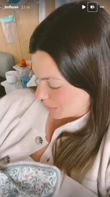 Segunda noche de Laura Matamoros con su bebé Segunda noche de Laura Matamoros con su bebé
