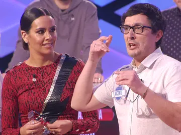 Cristina Pedroche alucina con la anécdota de uno de los ‘Sindulfos’ en Londres por su “inglés macarrónico” Cristina Pedroche alucina con la anécdota de uno de los ‘Sindulfos’ en Londres por su “inglés macarrónico”