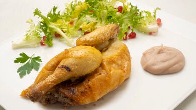 Picantón relleno con puré de castañas