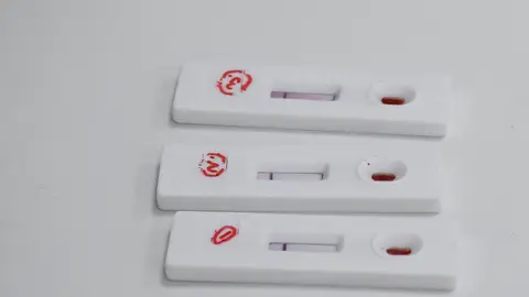 La Farmacia Lavapiés ofrece la posibilidad de donar test de antígenos. La Farmacia Lavapiés ofrece la posibilidad de donar test de antígenos.