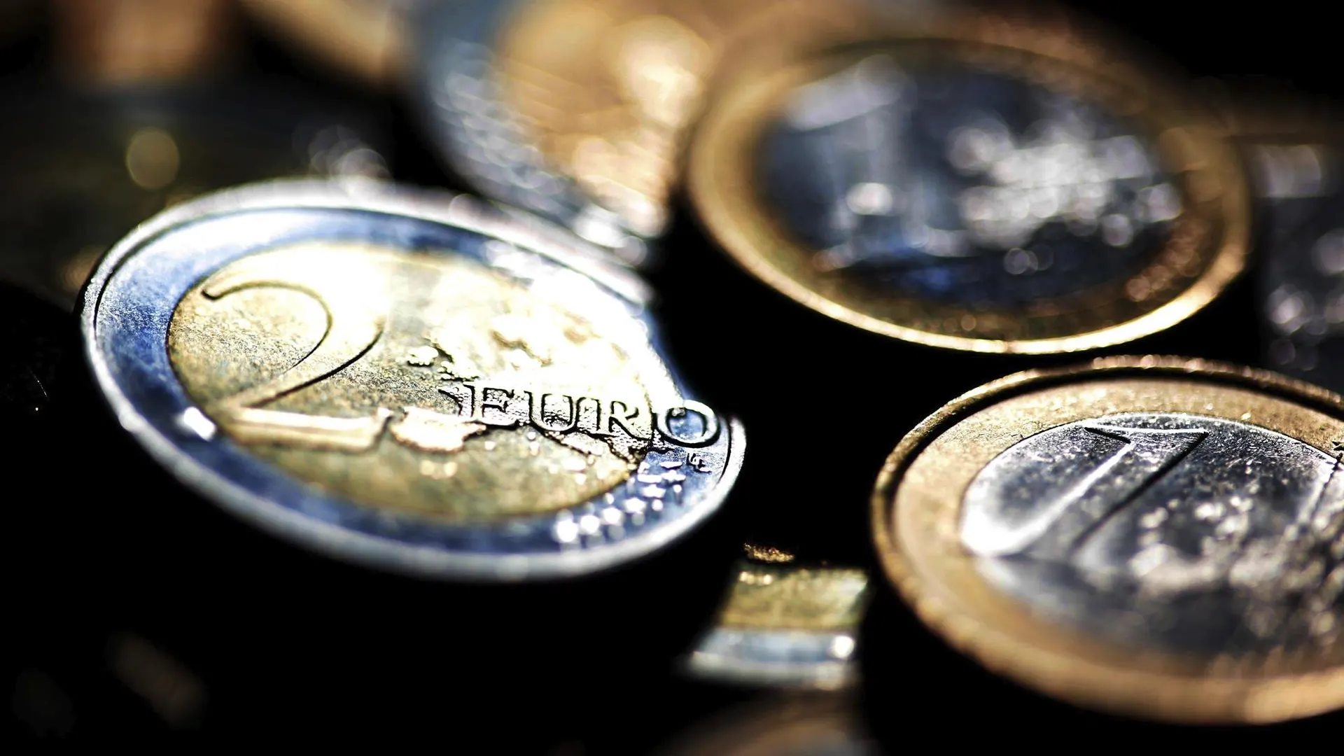 Monedas oficiales de España de uno y dos euros Así quedan los diferentes tipos de pensiones tras la revalorización con el IPC anunciada por el Gobierno