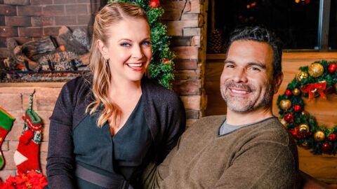 Melissa Joan Hart y Ricardo Chavira en 'Una reserva para el amor'