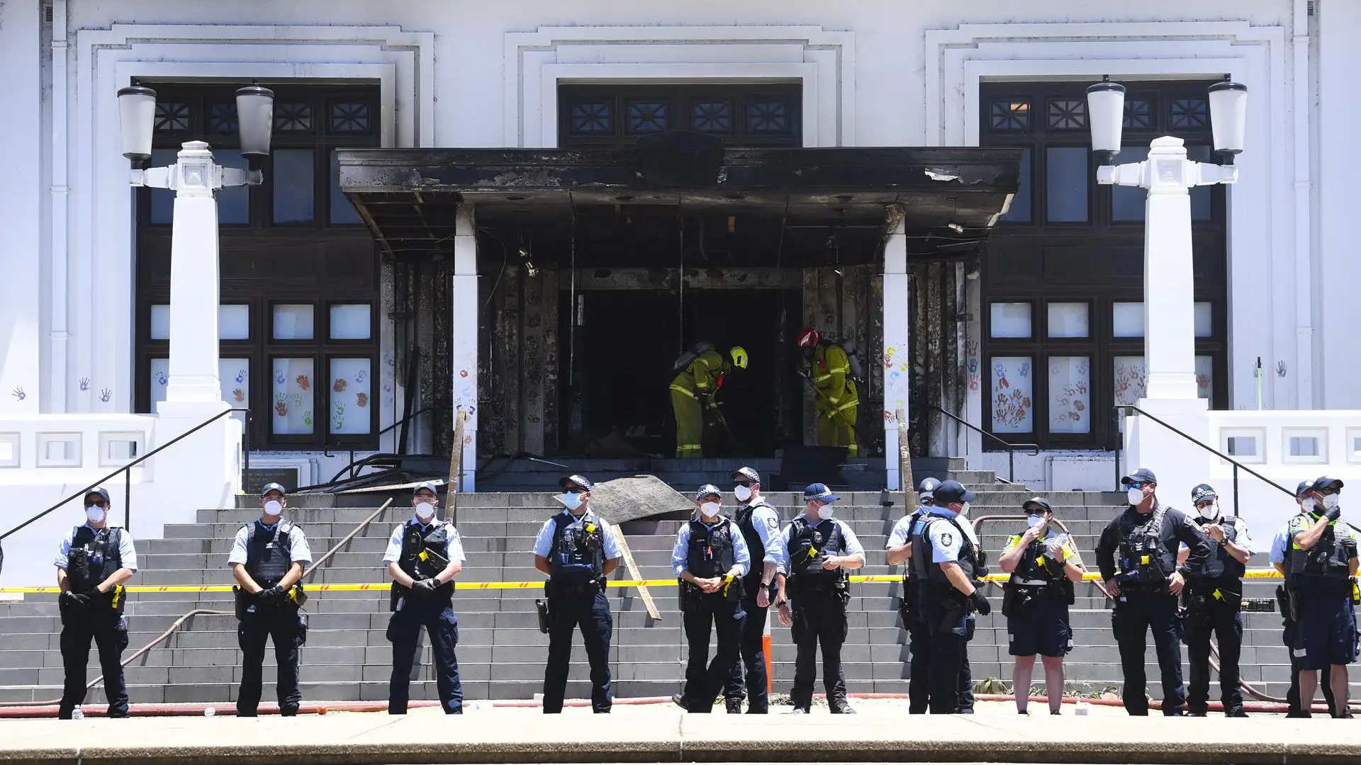 Incendio en el antiguo Parlamento en Australia durante una manifestación Incendio en el antiguo Parlamento en Australia durante una manifestación