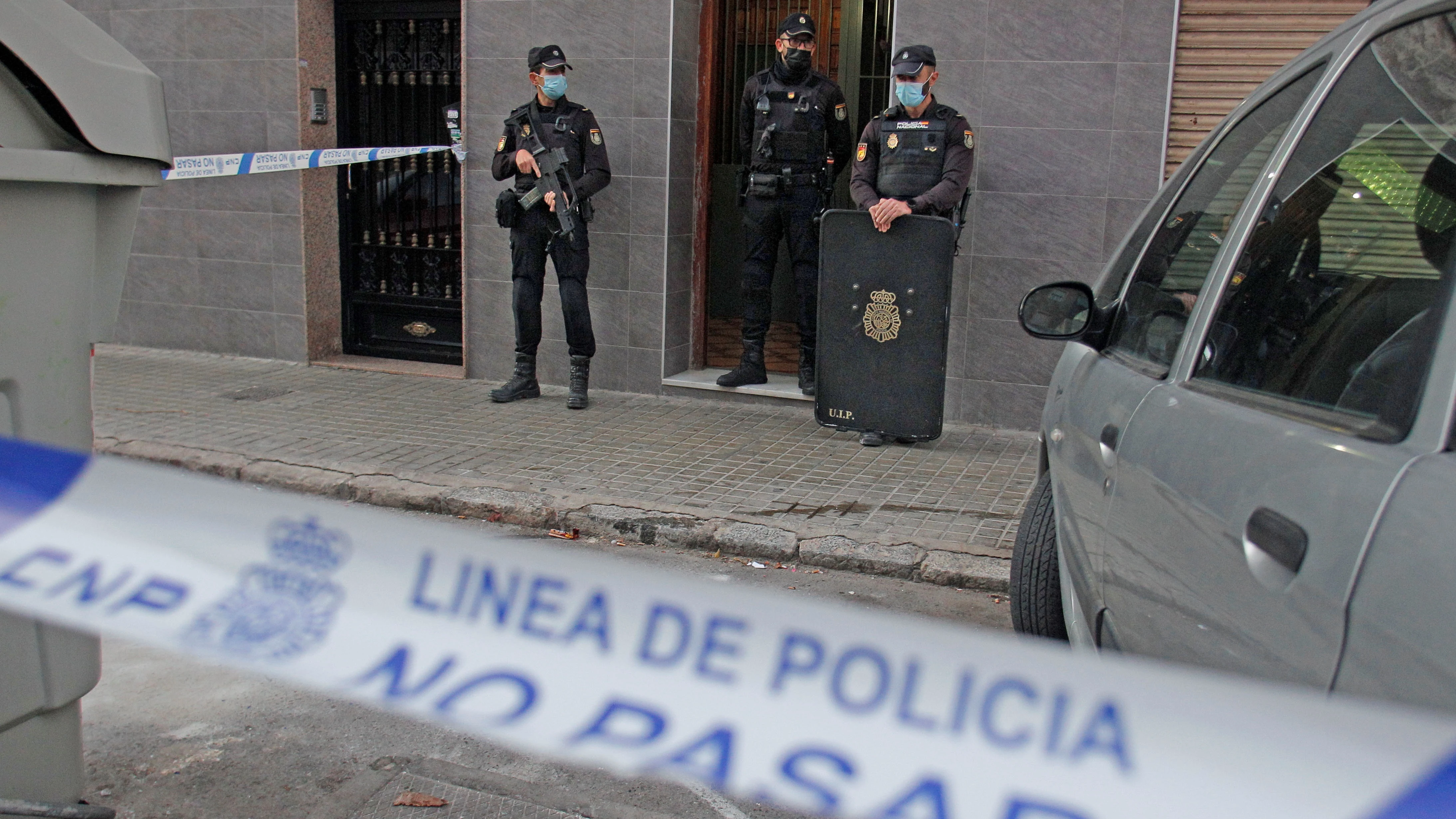 Policía Nacional custodia la vivienda en Elche Policía Nacional custodia la vivienda en Elche