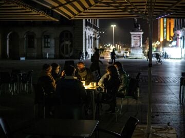Terrazas de los bares situados en la plaza Porticada de Santander en una imagen de archivo
