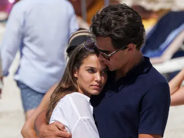 Pepe Barroso Jr. y su novia, Gara Arias Pepe Barroso Jr. y su novia, Gara Arias