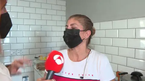 Maribel, una de las vecinas de La Palma que pasará Nochevieja fuera de su casa Maribel, una de las vecinas de La Palma que pasará Nochevieja fuera de su casa