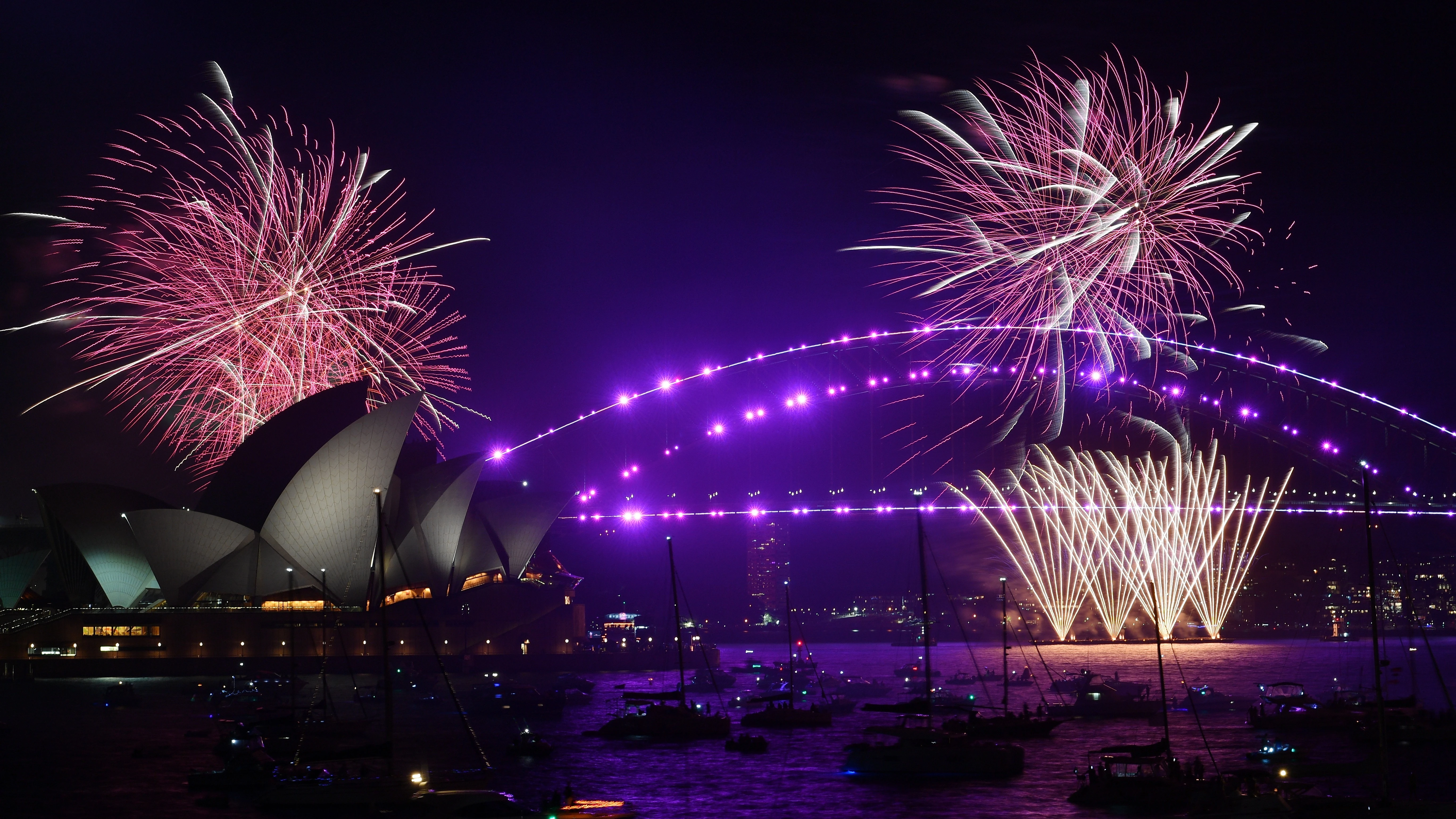 As&iacute; celebran los primeros pa&iacute;ses la llegada de 2022 
