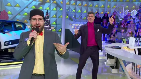 ¡Qué gran voz! Kiko desata la alegría al ritmo de ‘Mi gran noche’ en La ruleta de la suerte ¡Qué gran voz! Kiko desata la alegría al ritmo de ‘Mi gran noche’ en La ruleta de la suerte