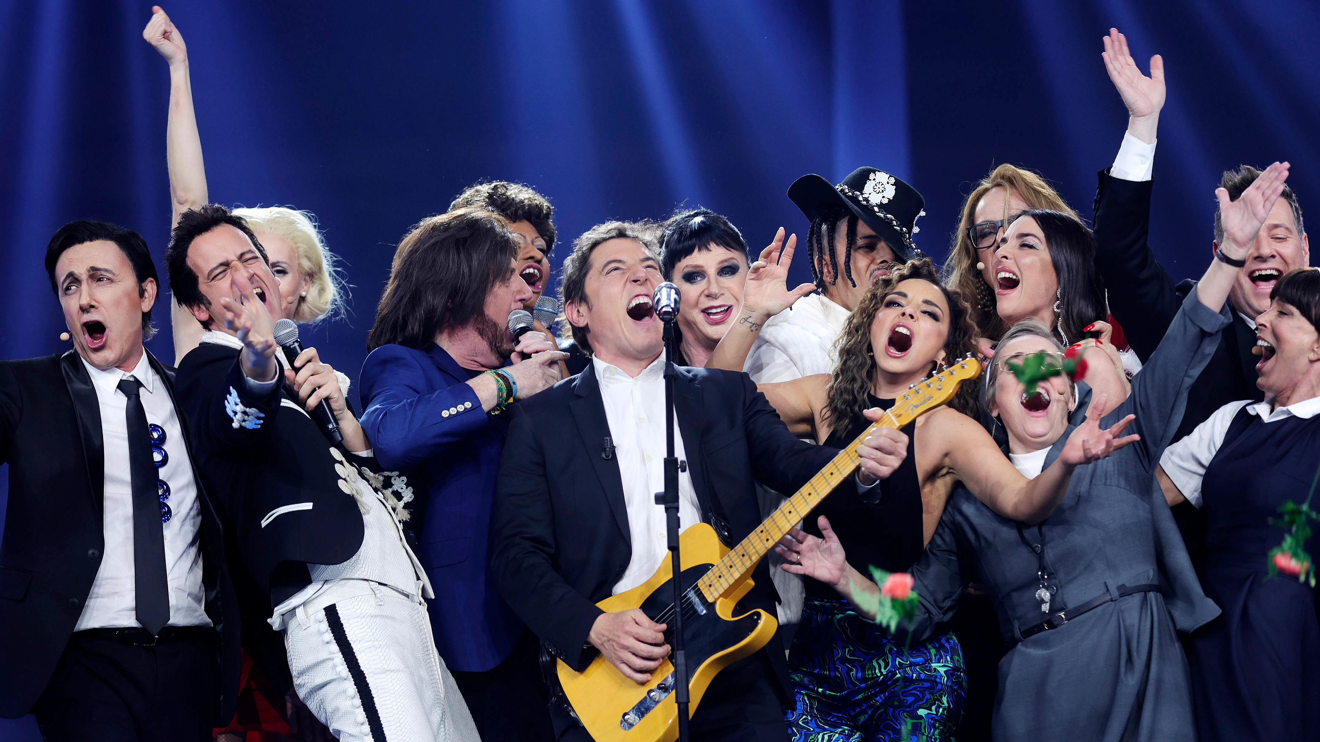 Manel Fuentes canta ‘Jingle Bell Rock’ a guitarra eléctrica Manel Fuentes canta ‘Jingle Bell Rock’ a guitarra eléctrica