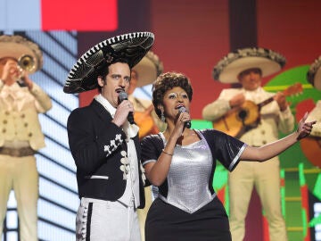 Nia Correia y Edu Soto son ‘El rey’ como Celia Cruz y Vicente Fernández 