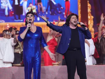 Los Morancos brindan por ‘La familia’ como Pimpinela  Los Morancos brindan por ‘La familia’ como Pimpinela