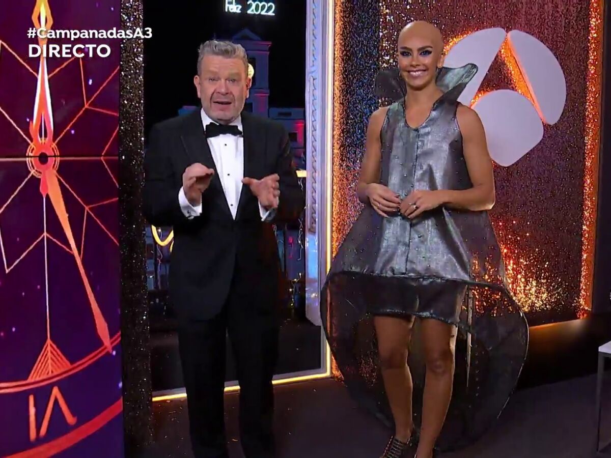 Cristina Pedroche sorprende en las Campanadas 2021 ¡vestida de metamorfosis!