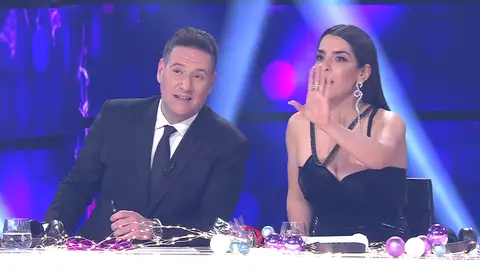 Un detalle que no pasó desapercibido: una concursante, a punto de quedarse desnuda en medio de la actuación 'Tu cara me suena'